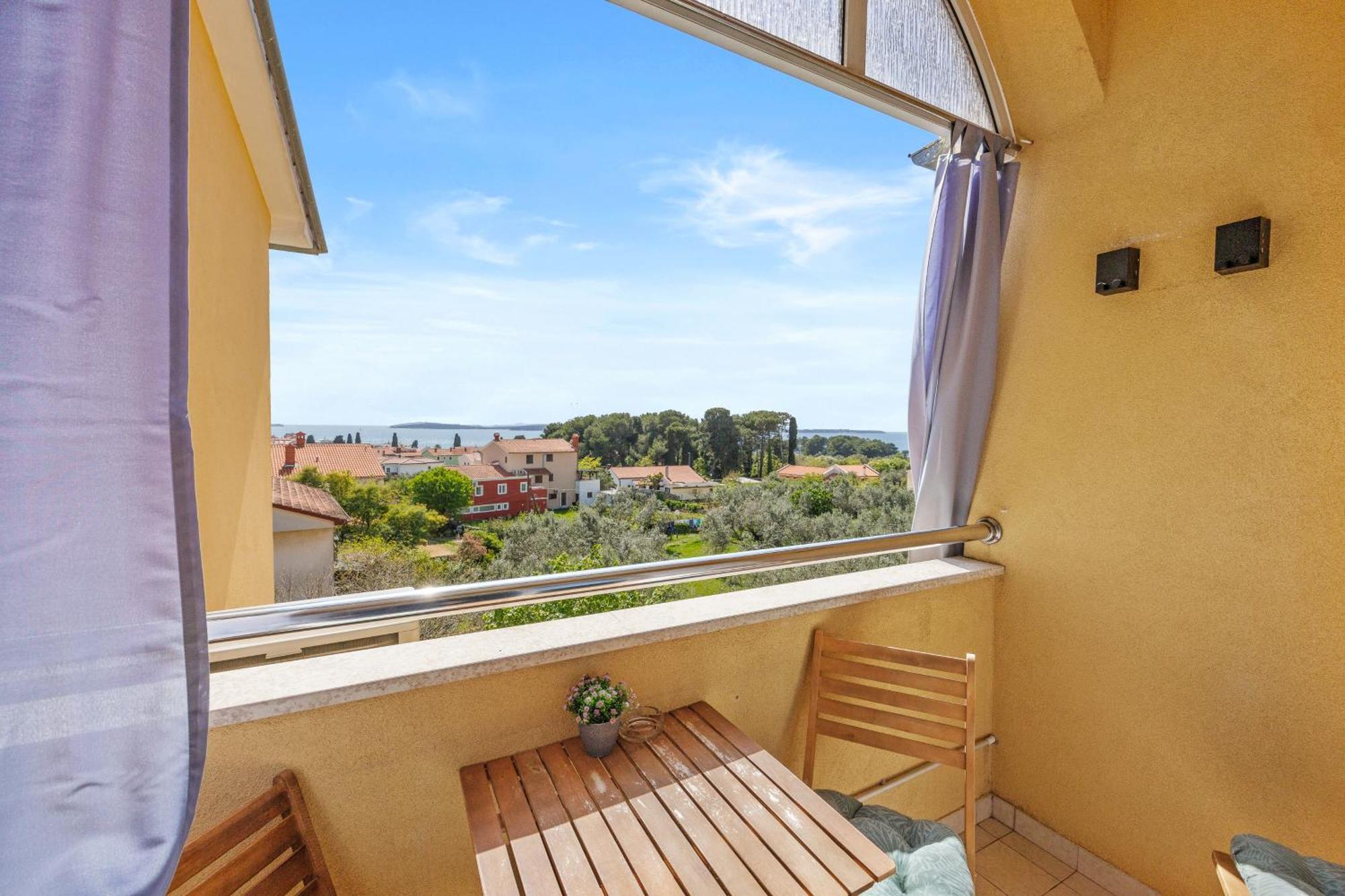 Apartament Lorena *